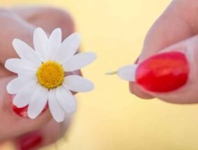 Beni Hala Seviyor Mu?