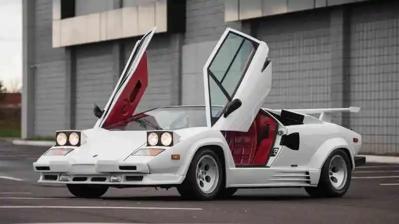 Lamborghini Countach Dünyanın En Hızlı Arabası