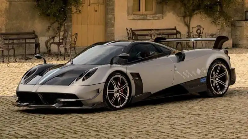 Pagani Huayra Dünyanın En Hızlı Arabası